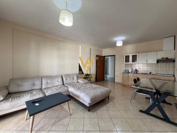 Tirane, jepet me qera apartament 2+1+Ballkon Kati 3, 70 m² 650 € (DON BOSKO)