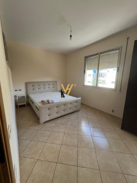 Tirane, jepet me qera apartament 2+1+Ballkon Kati 3, 70 m² 650 € (DON BOSKO)