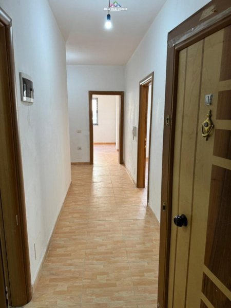 Tirane, shes apartament 2+1 Kati 2, 132 m² 193.000 € (kodra e diellit)