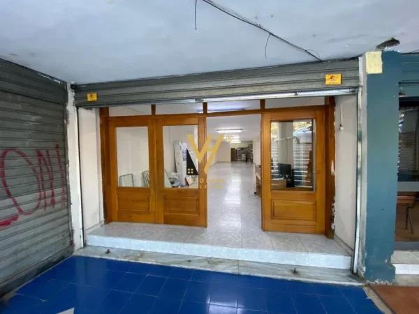 Tirane, shitet dyqan Kati 0, 100 m² 111.000 € (LAPRAKE)