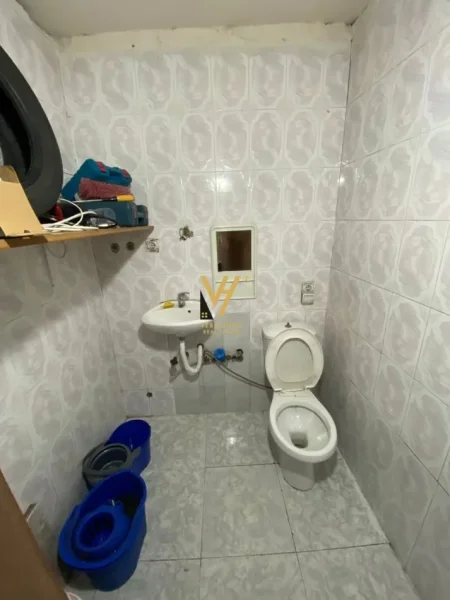 Tirane, shitet dyqan Kati 0, 100 m² 111.000 € (LAPRAKE)