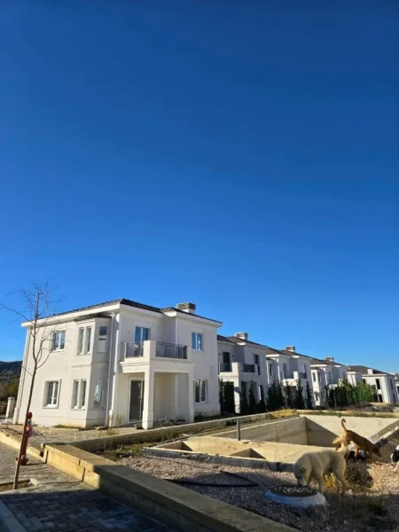 Tirane, shitet Vile 3+1 , 310 m² (Rolling Hills 2)