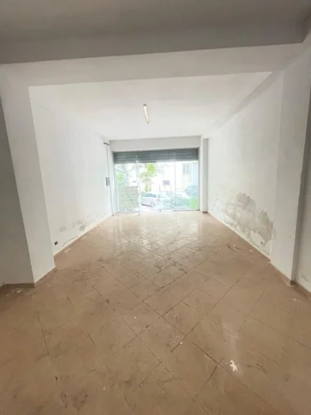 Durres, jepet me qera ambjent biznesi Kati 0, 45 m² 250 € (POSTA PLAZH)