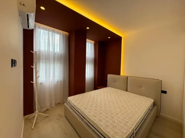 Tirane, shitet apartament 1+1 , 50 m² 140.000 € (Parku Olimpik)