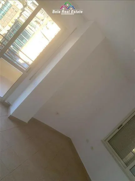 Tirane, jepet me qera apartament 2+1 Kati 7, 92 m² 450 € (rruga e dibres)