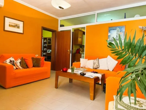 Tirane, shitet apartament 1+1 , 105 m² 135.000 € (Ministria e Jashtme)