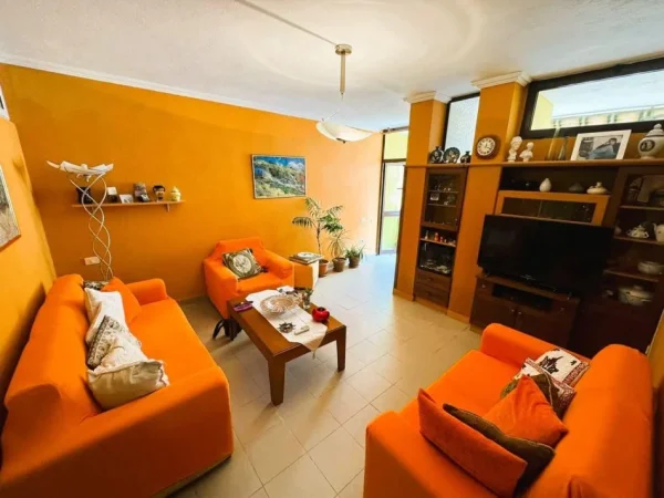 Tirane, shitet apartament 1+1 , 105 m² 135.000 € (Ministria e Jashtme)