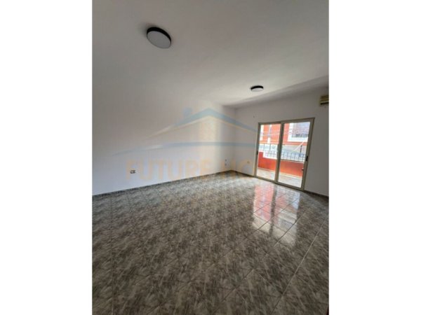 Tirane, jepet me qera Vile 2 Katshe , 120 m² 1.000 € (21 Dhjetori)