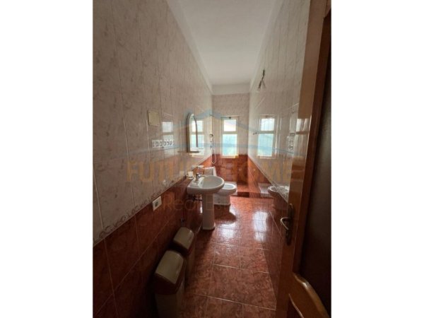 Tirane, jepet me qera Vile 2 Katshe , 120 m² 1.000 € (21 Dhjetori)