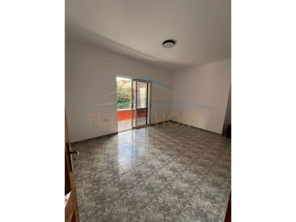 Tirane, jepet me qera Vile 2 Katshe , 120 m² 1.000 € (21 Dhjetori)