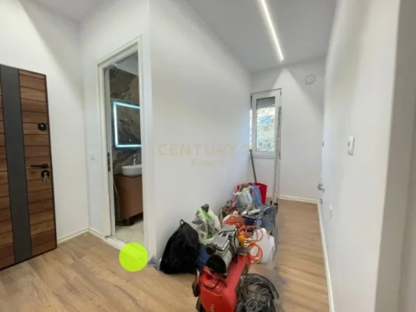 Tirane, shes apartament 1+1+Aneks+Ballkon Kati 4, 55 m² 135.000 € (Rruga e Durrsit)