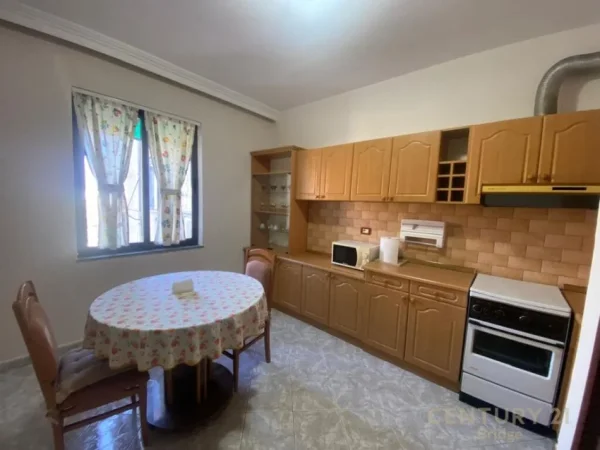 Tirane, shes apartament 3+1+Aneks+Ballkon Kati 6, 120 m² 216.600 € (21 Dhjetori)