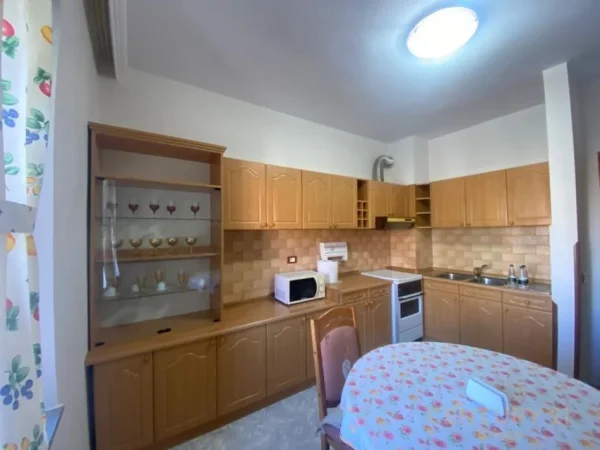 Tirane, shes apartament 3+1+Aneks+Ballkon Kati 6, 120 m² 216.600 € (21 Dhjetori)