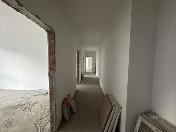 Tirane, shes apartament 4+1+Aneks+Ballkon Kati 2, 200 m² 375.000 € (Jordan Misja)