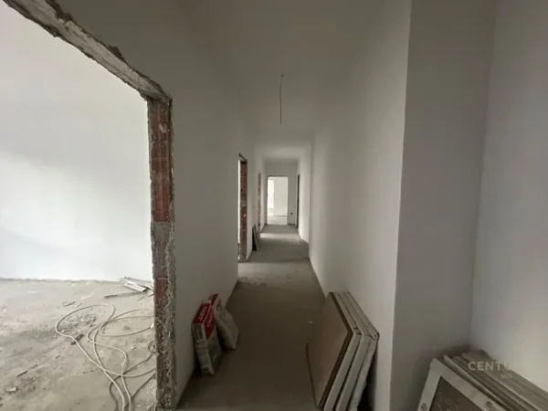 Tirane, shes apartament 4+1+Aneks+Ballkon Kati 2, 200 m² 375.000 € (Jordan Misja)