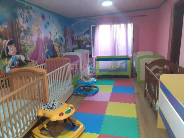 Tirane, shes ambjent biznesi Kati 1, 298 m² (Yzberish)