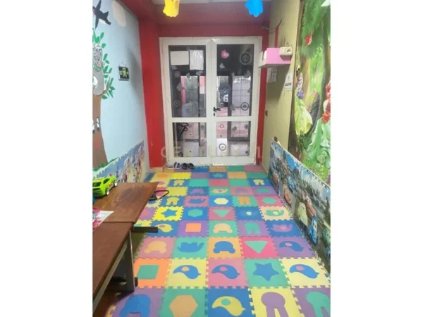 Tirane, shes ambjent biznesi Kati 1, 298 m² (Yzberish)