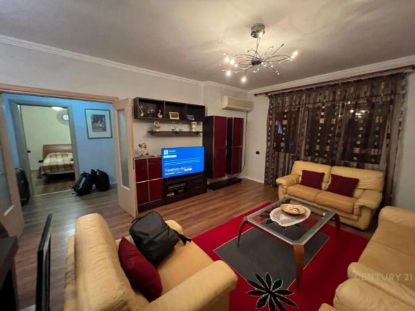 Tirane, jepet me qera apartament 2+1+Aneks+Ballkon Kati 3, 94 m² 750 € (Stadiumi dinamo)