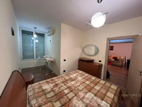 Tirane, jepet me qera apartament 2+1+Aneks+Ballkon Kati 3, 94 m² 750 € (Stadiumi dinamo)