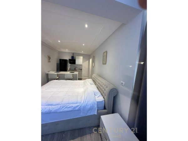 Tirane, jepet me qera garsonier 1+1+Aneks+Ballkon Kati 2, 35 m² 530 € (Blloku)