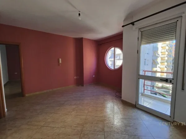 Tirane, jepet me qera apartament 2+1+Aneks+Ballkon Kati 5, 92 m² 6.000 € (Komuna e Parisit)
