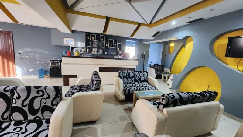 Lushnje, shitet lokal Kati 0, 104 m² (Qemal Stafa Perball Gjykates Administrative)