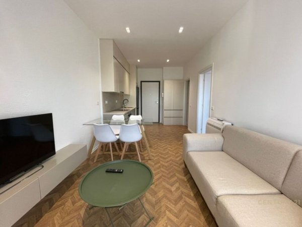 Tirane, jepet me qera apartament 1+1+Aneks+Ballkon Kati 3, 66 m² 900 € (Garden Building)