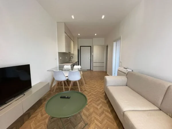 Tirane, jepet me qera apartament 1+1+Aneks+Ballkon Kati 3, 66 m² 900 € (Garden Building)