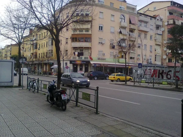 Tirane, shes apartament 1+1 Kati 4, 55 m² 135.000 € (Rruga Durresit)