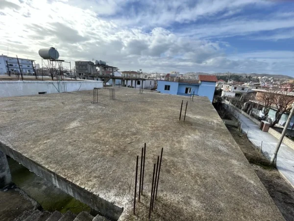 Durres, shitet Vile 2 Katshe , 73.000 € (Rruga Gregori i Durresit)
