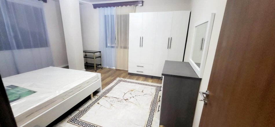 Tirane, jepet me qera apartament 2+1 Kati 4, 80 m² 700 € (Myslym shyr)
