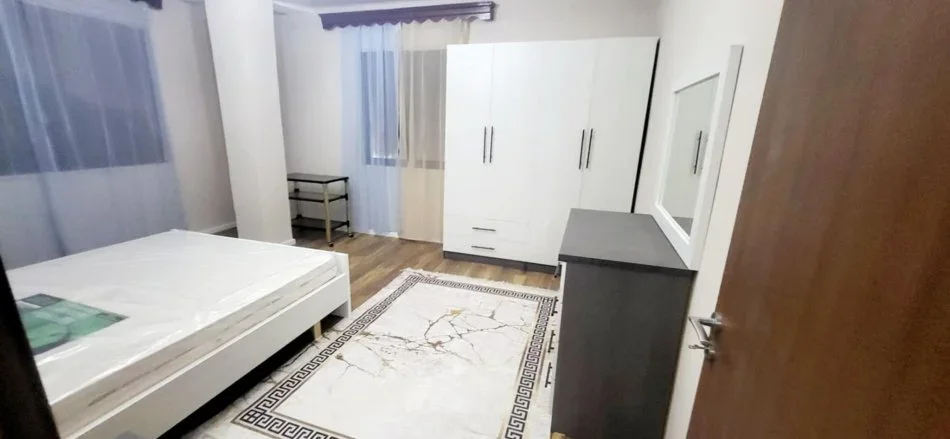 Tirane, jepet me qera apartament 2+1 Kati 4, 80 m² 700 € (Myslym shyr)