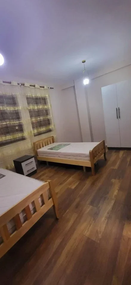 Tirane, jepet me qera apartament 2+1 Kati 4, 80 m² 700 € (Myslym shyr)