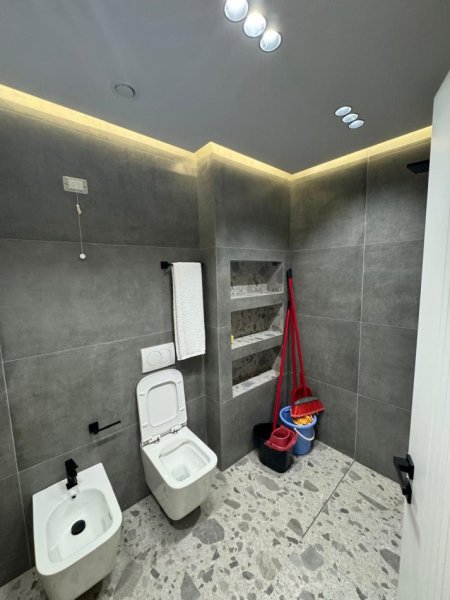 Tirane, shitet apartament 2+1+Aneks+Ballkon Kati 11, 125 m² 580.000 € (Liqeni Artificial)
