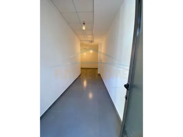 Tirane, jepet me qera apartament 1+1 Kati 0, 37 m² 400 € (Selvia)