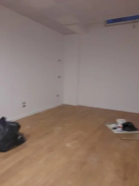 Tirane, jepet me qera ambjent biznesi Kati 0, 26 m² 500 € (Pedonalja, Torre Drini))