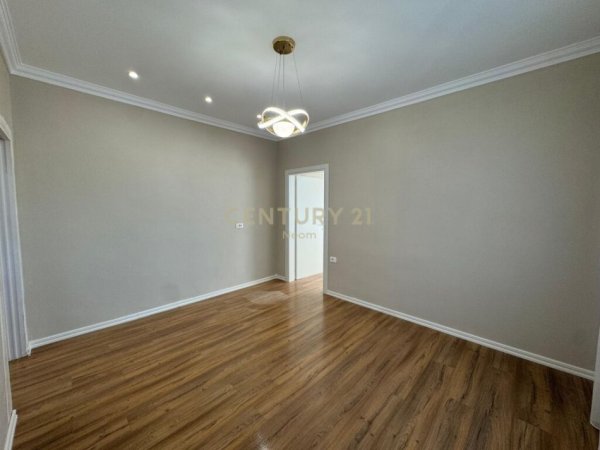 Tirane, shitet apartament 1+1 Kati 4, 48 m² 125.000 € (Rruga e Durresit)