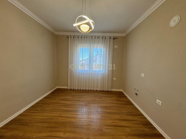 Tirane, shitet apartament 1+1 Kati 4, 48 m² 125.000 € (Rruga e Durresit)