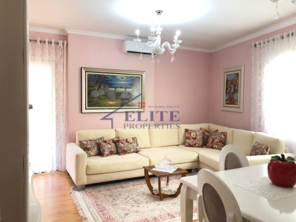 Tirane, jepet me qera apartament 1+1+Ballkon Kati 2, 75 m² 600 € (Kodra e Diellit)