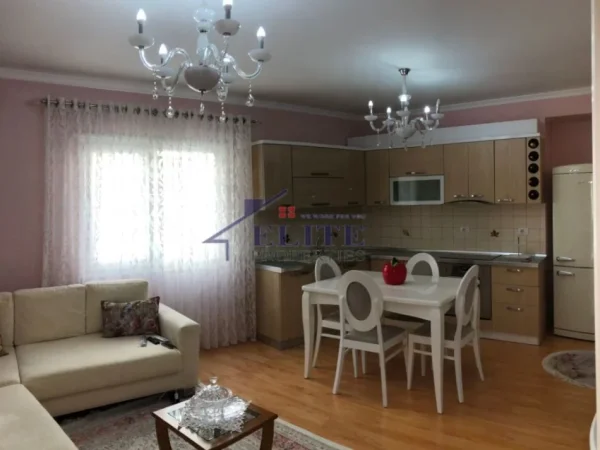 Tirane, jepet me qera apartament 1+1+Ballkon Kati 2, 75 m² 600 € (Kodra e Diellit)