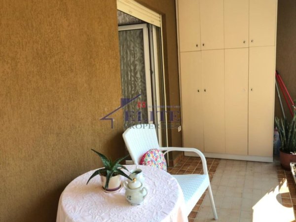 Tirane, jepet me qera apartament 1+1+Ballkon Kati 2, 75 m² 600 € (Kodra e Diellit)