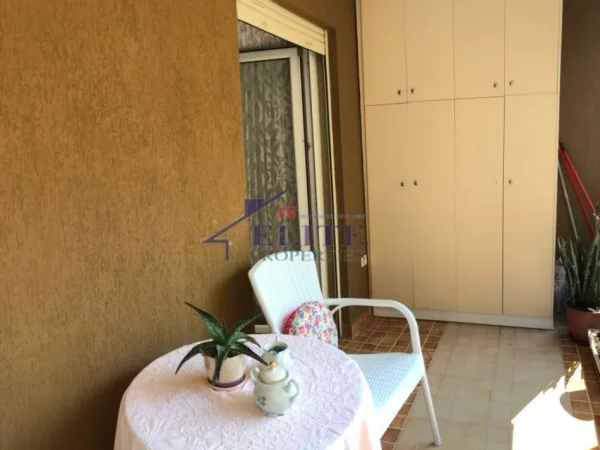Tirane, jepet me qera apartament 1+1+Ballkon Kati 2, 75 m² 600 € (Kodra e Diellit)