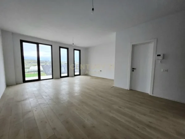 Tirane, shitet apartament 2+1+Ballkon Kati 6, 147 m² 500.000 € 
