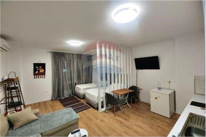 Tirane, jepet me qera garsonier , 450 € (Oxhaku)