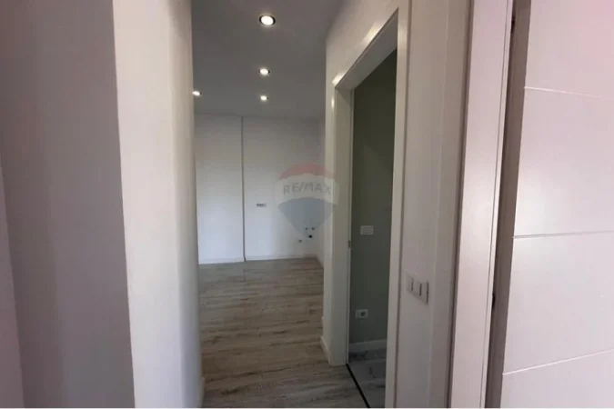 Tirane, shitet apartament 2+1 , 92 m² 240.000 € (Stacioni i Trenit)
