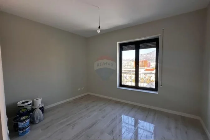 Tirane, shitet apartament 2+1 , 92 m² 240.000 € (Stacioni i Trenit)