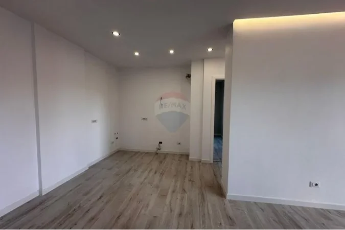 Tirane, shitet apartament 2+1 , 92 m² 240.000 € (Stacioni i Trenit)