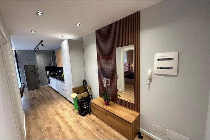 Tirane, shitet apartament 1+1 Kati 1, 88 m² 196.000 € (Rruga e Dibrës - Shkolla e Kuqe)