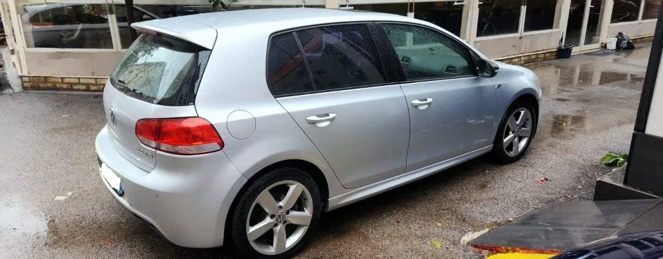 Tirane, shitet makine VW Nafte, gri metalizato automatik Klima