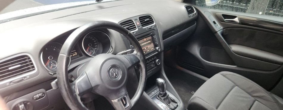 Tirane, shitet makine VW Nafte, gri metalizato automatik Klima